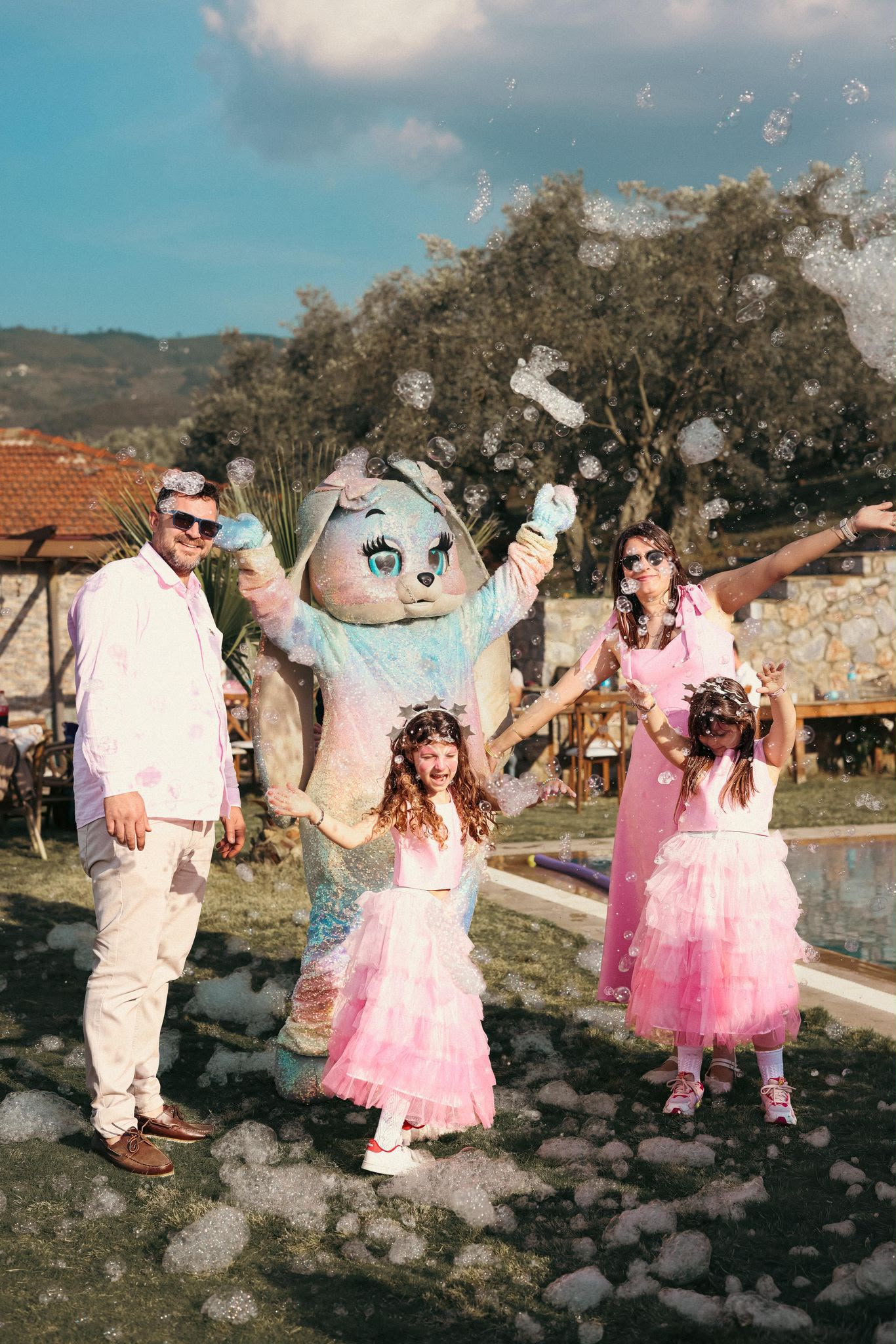 Oyun İzmir — İzmir doğum günü organizasyonu maskot ve aile kutlaması